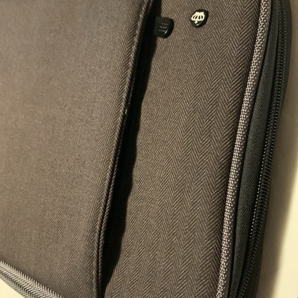 NWT Tablet Sleeve - Picture 4 of 5